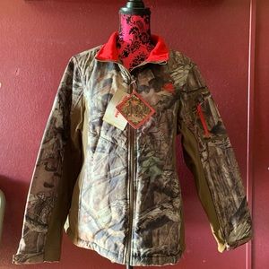 Nwt women’s mossy oak soft shell jacket.XL camo/pk